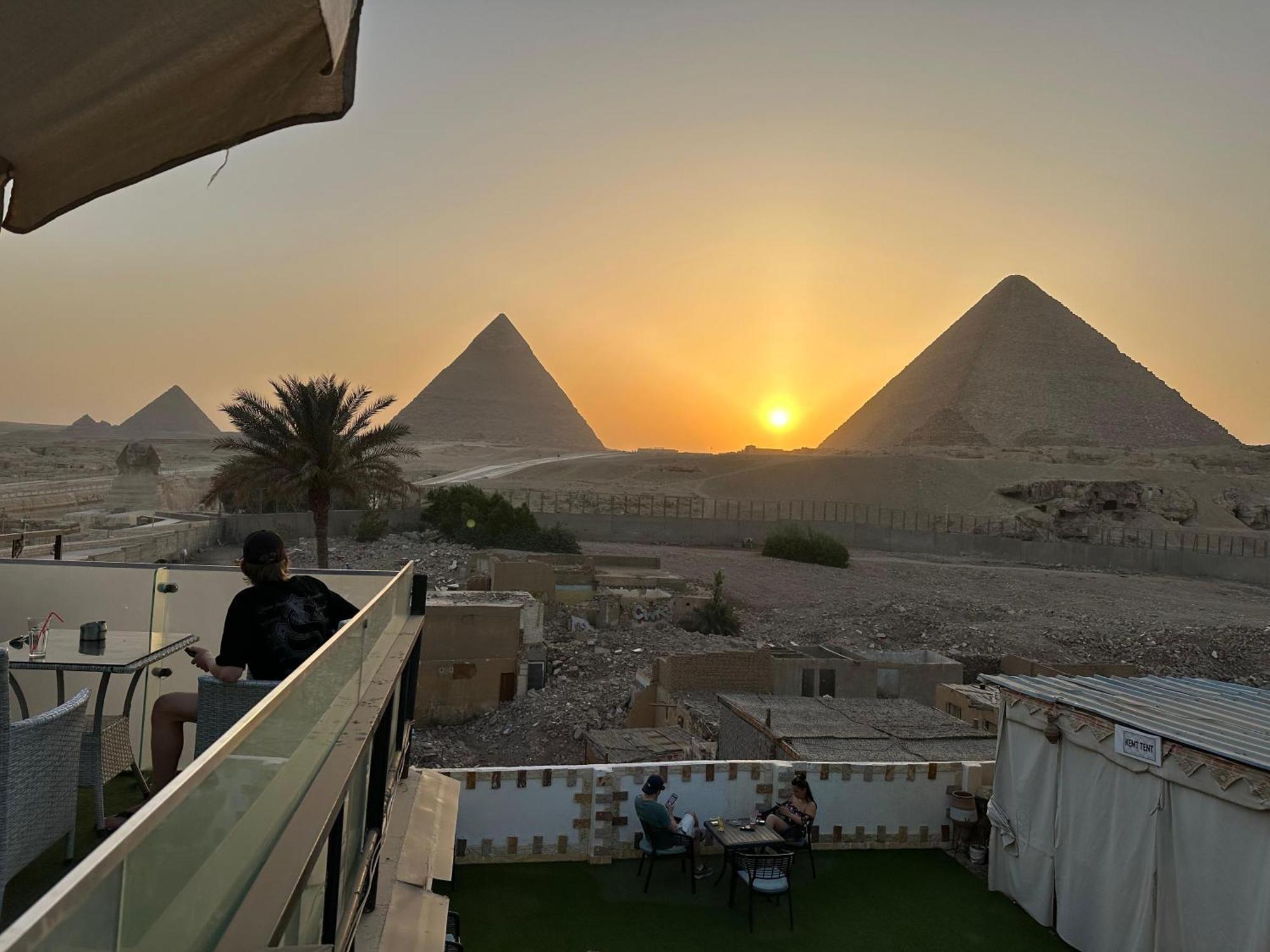 Golden Scarab Pyramids Hotel Kafret el-Gabal エクステリア 写真