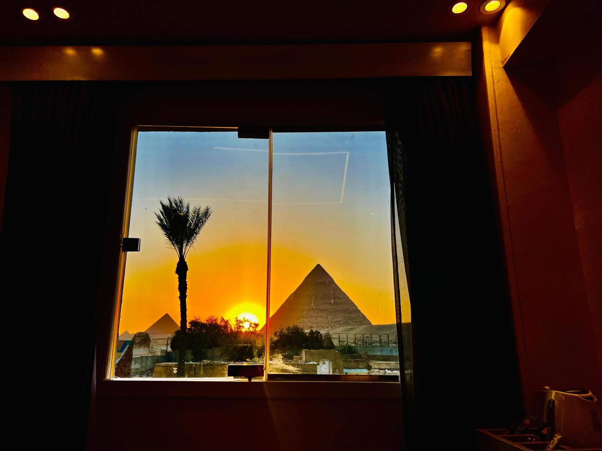 Golden Scarab Pyramids Hotel Kafret el-Gabal エクステリア 写真